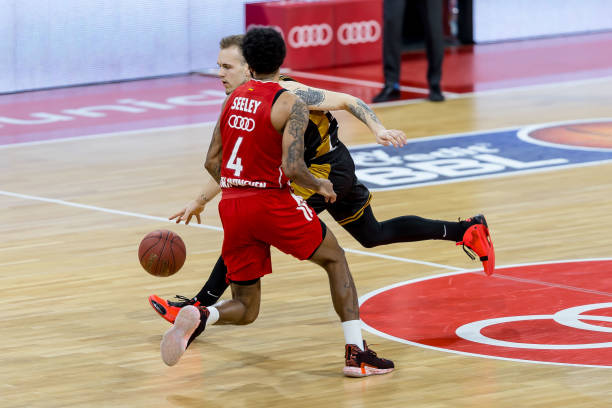 纳在英超后 纳在英超后